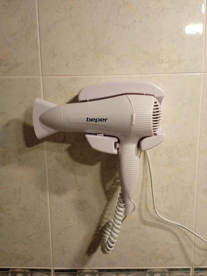 Superviews, parking 24h vigilado incluido y Netflix en habitación independiente con baño privado en apartamento particular, Français&English Bilbau Exterior foto
